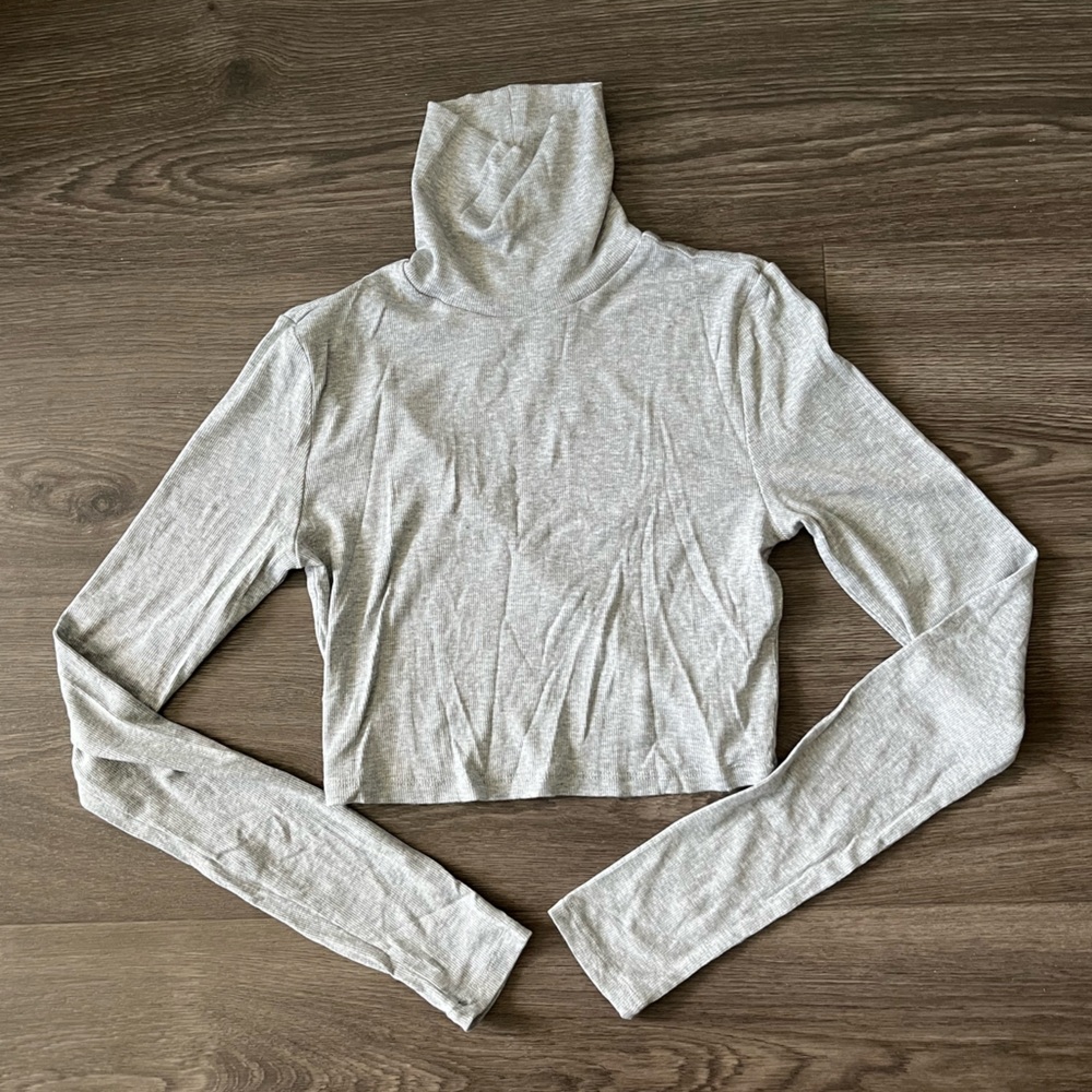 NWOT Sunday Best Long-sleeve Turtleneck Size S